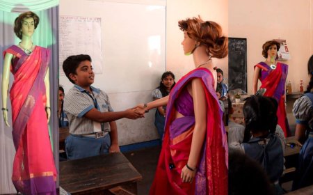 क्लासरूम में दिखी एआई टीचर, वीडियो वायरल 