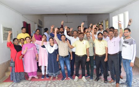 जबलपुर मेडिकल में दो घंटे कामबंद हड़ताल 