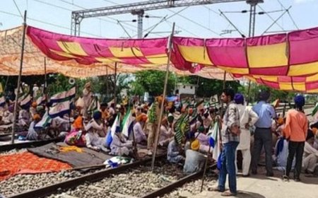 किसानों के आंदोलन के चलते 500 ट्रेनें प्रभावित, चार दिन से लगातार जारी है आंदोलन