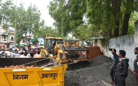 जबलपुर के घमापुर-रद्दी चौकी मार्ग से फिर हटाए गए कब्जे