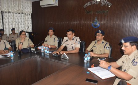 चाकूबाजों पर नकेल कसो, पुलिस अधिकारियों की बैठक में डीआईजी ने दिए सख्त निर्देश