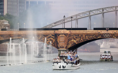 पेरिस ओलंपिक 2024 : सेरेमनी के दौरान कुछ खिलाड़ियों को बोट पर चढ़ने से रोका गया