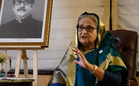 बांग्लादेश से भागने के बाद शेख हसीना ने भारत में रहने की जताई इच्छा