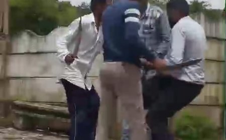 प्राइवेट बैंक कर्मी से दिन दहाड़े दो लाख की लूट, लोन की किश्तें लेने गया था बाबा टोला, कर्जदार के परिजन ने ही लूटा