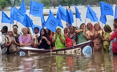 नर्मदा घाटी के कसरावद गाव में जल सत्याग्रह शुरू, 136 मीटर्स से उपर पहुंचा जलस्तर, हजारों परिवार डूबने की कगार पर