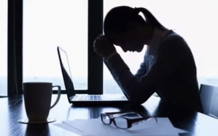 कंपनी ने जरूर से ज्यादा बेटी पर डाला काम बोझ, 26 साल की सीए युवती की मौत के बाद मां ने लगाए आरोप