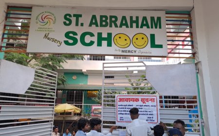 लोन नहीं चुकाने पर सेंट अब्राहम स्कूल सीज
