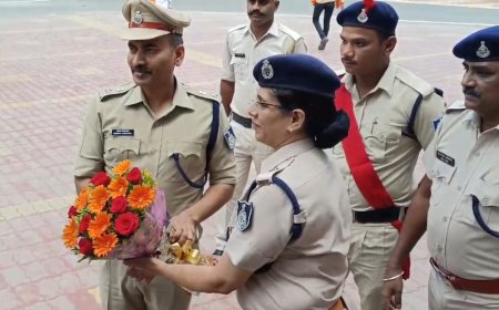 आदित्य गए सम्पत आए