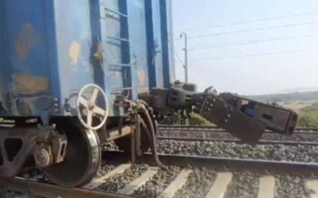 कोयले से लोड मालगाड़ी की कपलिंग टूटी