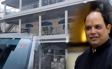 बिल्डर के घर ईडी की दबिश, प्रेस लिखी गाड़ियों में पहुँचा दस्ता