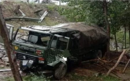 खाई में गिरा सेना का ट्रक, चार जवानों की मौत