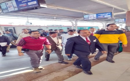 महाकुंभ है...यात्रियों को कोई परेशानी न हो