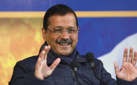 आप उम्मीदवार अरविंद केजरीवाल के नामांकन पर उठे सवाल 