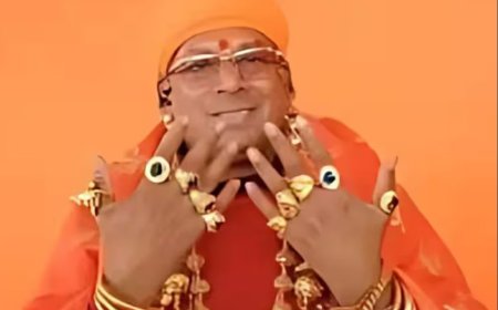 महाकुंभ में वायरल हुआ 200 करोड़ का सोने का सिंहासन