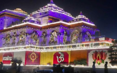 धार्मिक स्थलों में भी बढ़ रही सैलानियों की संख्या
