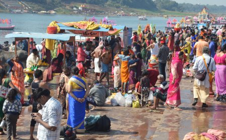 मौनी अमावस्या- घाटों पर बड़ी संख्या में पुण्य स्नान के लिए पहुंचे श्रद्धालु