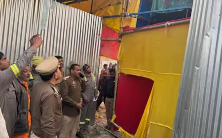 स्वामी अविमुक्तेश्वरानंद के शिविर में लगी आग