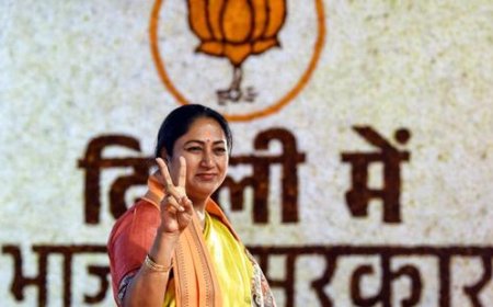 दिल्ली की मुख्यमंत्री बनीं रेखा गुप्ता, बीजेपी की सरकार आते ही खुला योजनाओं का पिटारा