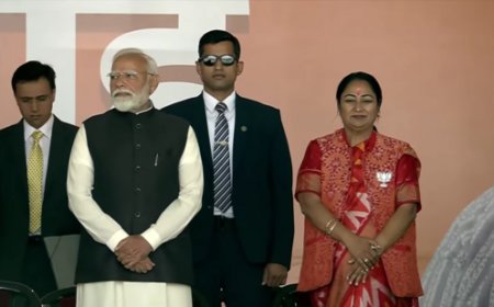 भगवामय माहौल के बीच मुख्यमंत्री व अन्य मंत्रियों ने ली शपथ