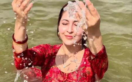 छोटे पर्दे पर माता पार्वती का किरदार निभाने वाली सोनारिका ने भी लगाई संगम में डुबकी