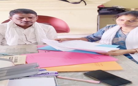 PMAY की किश्त मिली तो ग्राम पंचायत का सचिव मांगने लगा रिश्वत