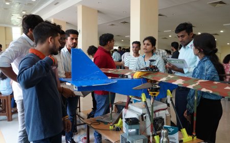 चिकित्सकीय और रक्षा निगरानी के लिए विद्यार्थियों ने बनाए मॉडल्स 