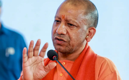 मुख्यमंत्री योगी ने लोगों से की अपील, कहा-सेना का हौसला बढ़ाएं और अफवाहों पर ध्यान न दें