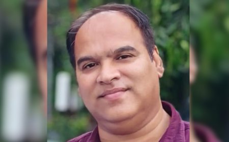 कार्टूनिस्ट हेमंत मालवीय एक बार फिर विवादों में, संघ और पीएम मोदी पर बनाए कार्टून को लेकर शिकायत दर्ज