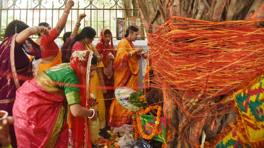 सुहागिनों ने रखा वट सावित्री व्रत, पति की लंबी उम्र की कामना