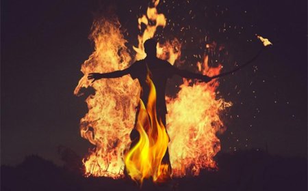 प्रेमिका ने किया शादी से मना, तो प्रेमी ने खुद को लगाई आग