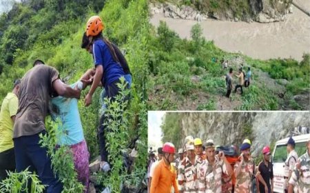 उत्तराखंड: रुद्रप्रयाग जिले में बड़ा सड़क हादसा, अलकनंदा नदी में गिरी टेंपो ट्रैवलर 