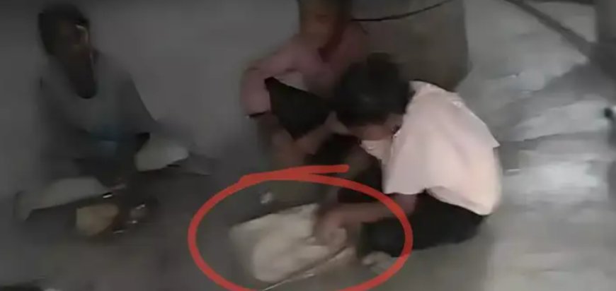 स्कूल में बच्चे चावल धोते नजर आए, सोशल मीडिया पर सरकारी स्कूल का वीडियो हुआ वायरल
