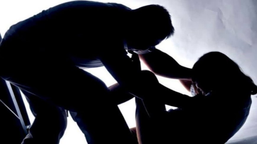 दोस्त का कर्ज चुकाना हुआ मुश्किल, तो पत्नी को दोस्त के साथ संबंध बनाने को किया मजबूर