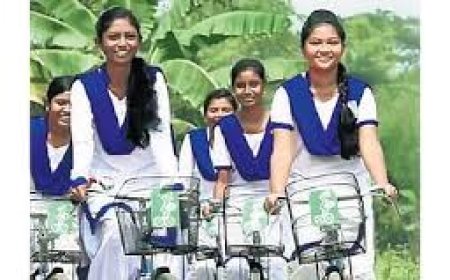 स्कूल प्राचार्य ने चुराई छात्राओं को मिलने वाली साइकिल, शिक्षा विभाग में मचा हड़कंप 