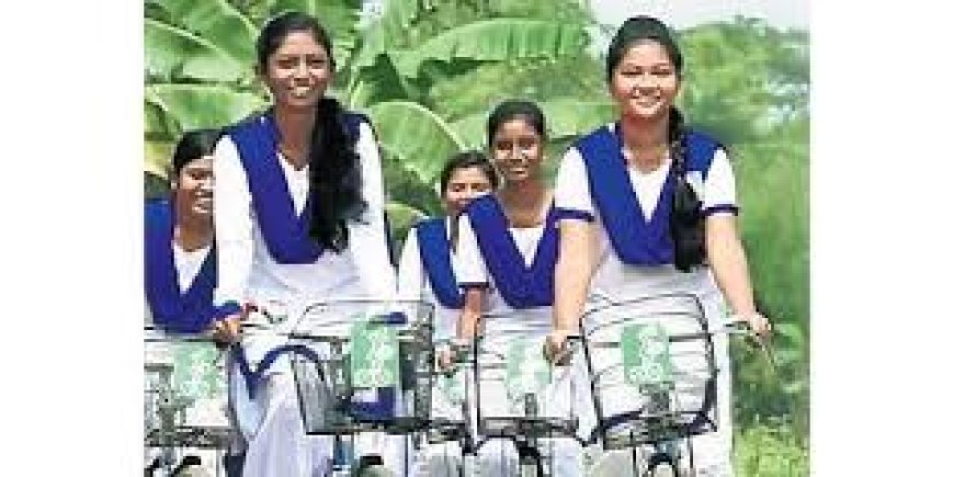 स्कूल प्राचार्य ने चुराई छात्राओं को मिलने वाली साइकिल, शिक्षा विभाग में मचा हड़कंप 